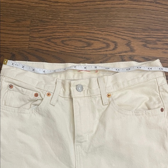 Levi’s Women’s Low Pro Straight  Cream Jeans - Picture 6 of 10